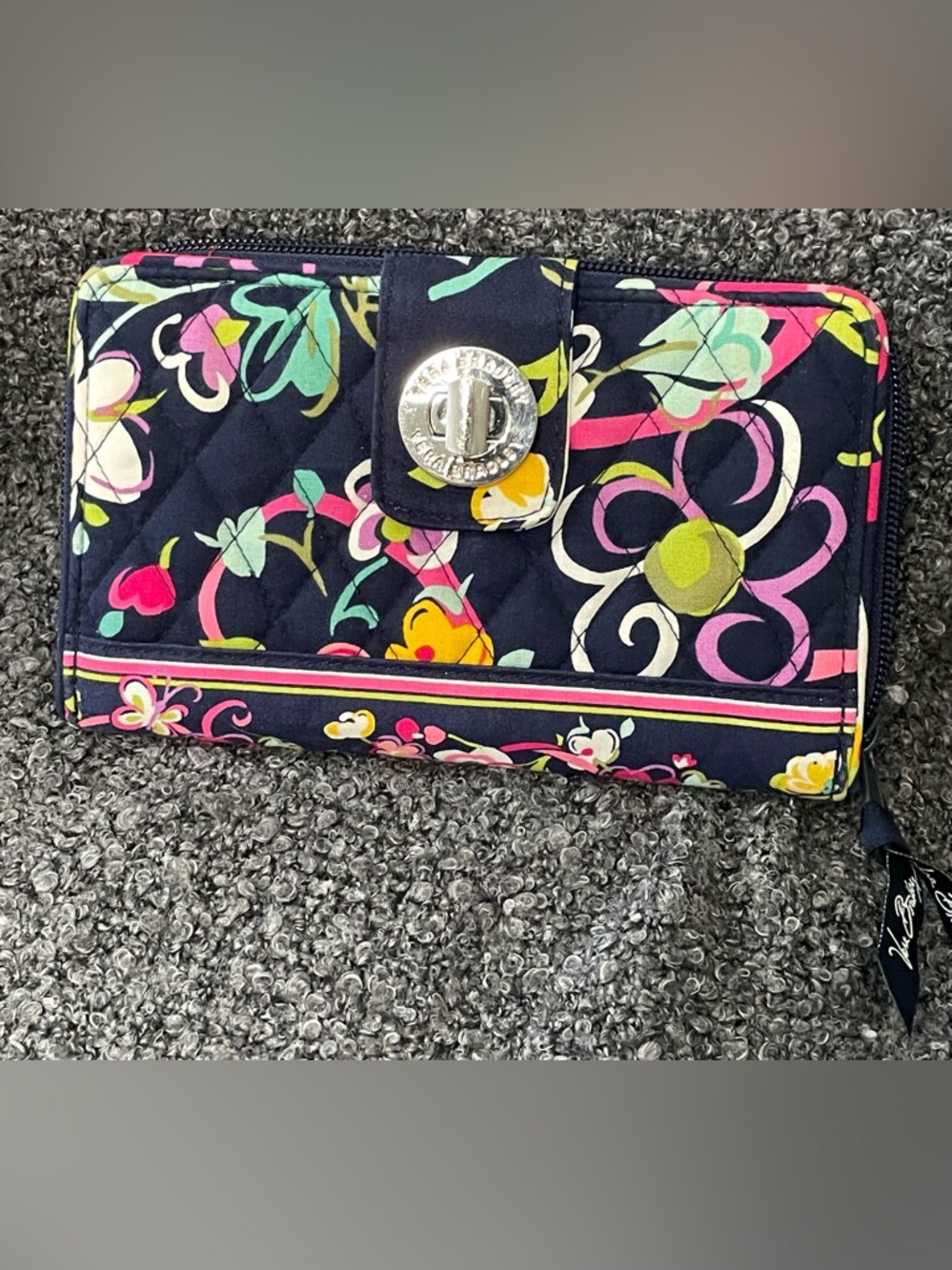 Vera Bradley NWOT Quilted Floral Zip Wallet - Navy Multi